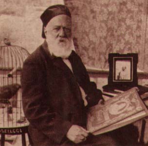 Antonio Meucciand with his Garibaldi relics